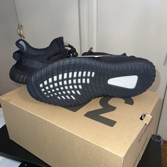Adidas Yeezy Boost 350 V2 Mens Style : Hq4540